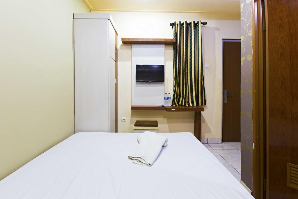 Reddoorz @ Tebet Asem Baris Hotel Jakarta Buitenkant foto