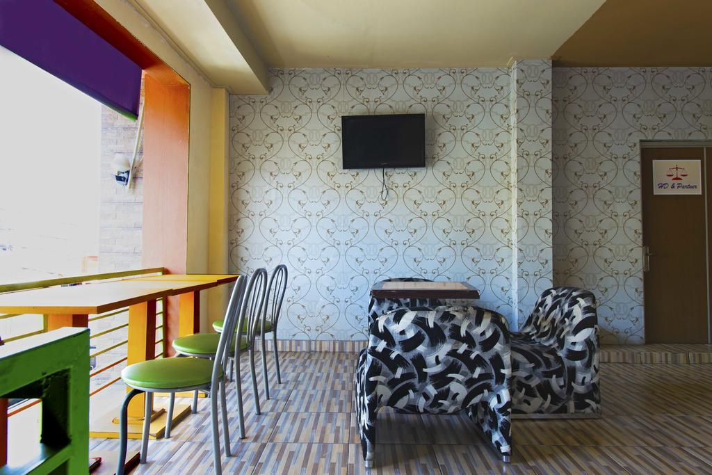 Reddoorz @ Tebet Asem Baris Hotel Jakarta Buitenkant foto