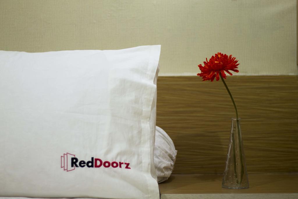 Reddoorz @ Tebet Asem Baris Hotel Jakarta Buitenkant foto